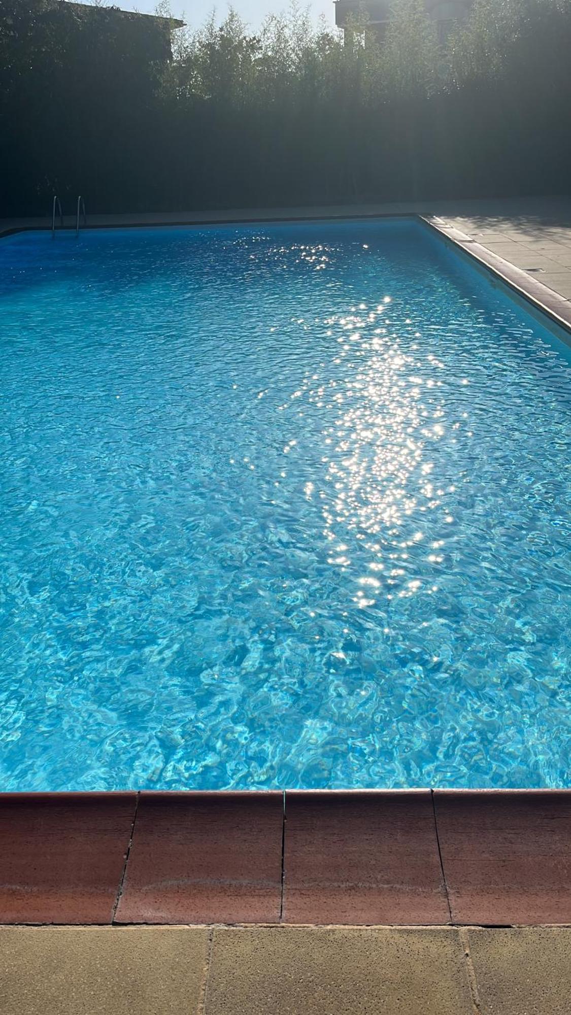 Lumineux Terrasse Piscine *